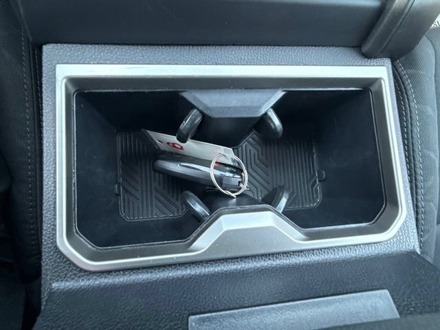 2025 Toyota Tacoma SR5 - Photo 24