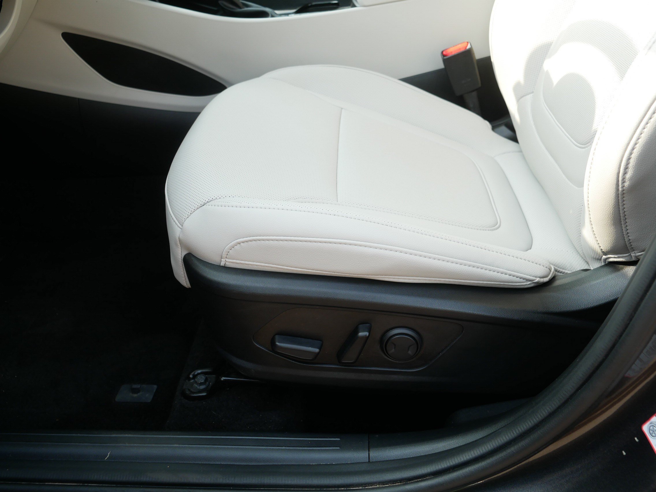 Used 2023 Portofino Gray Hyundai SEL image 20