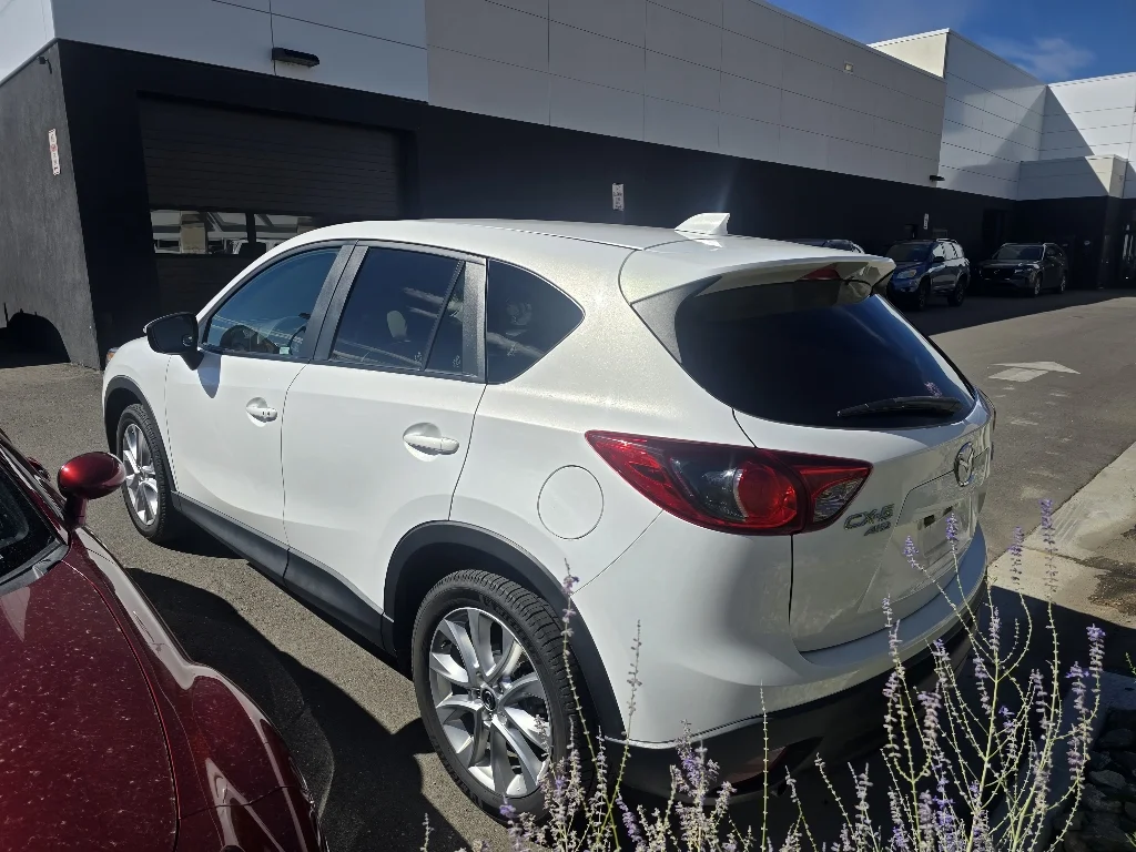 Used 2015 Crystal White Mica Mazda Grand Touring image 2
