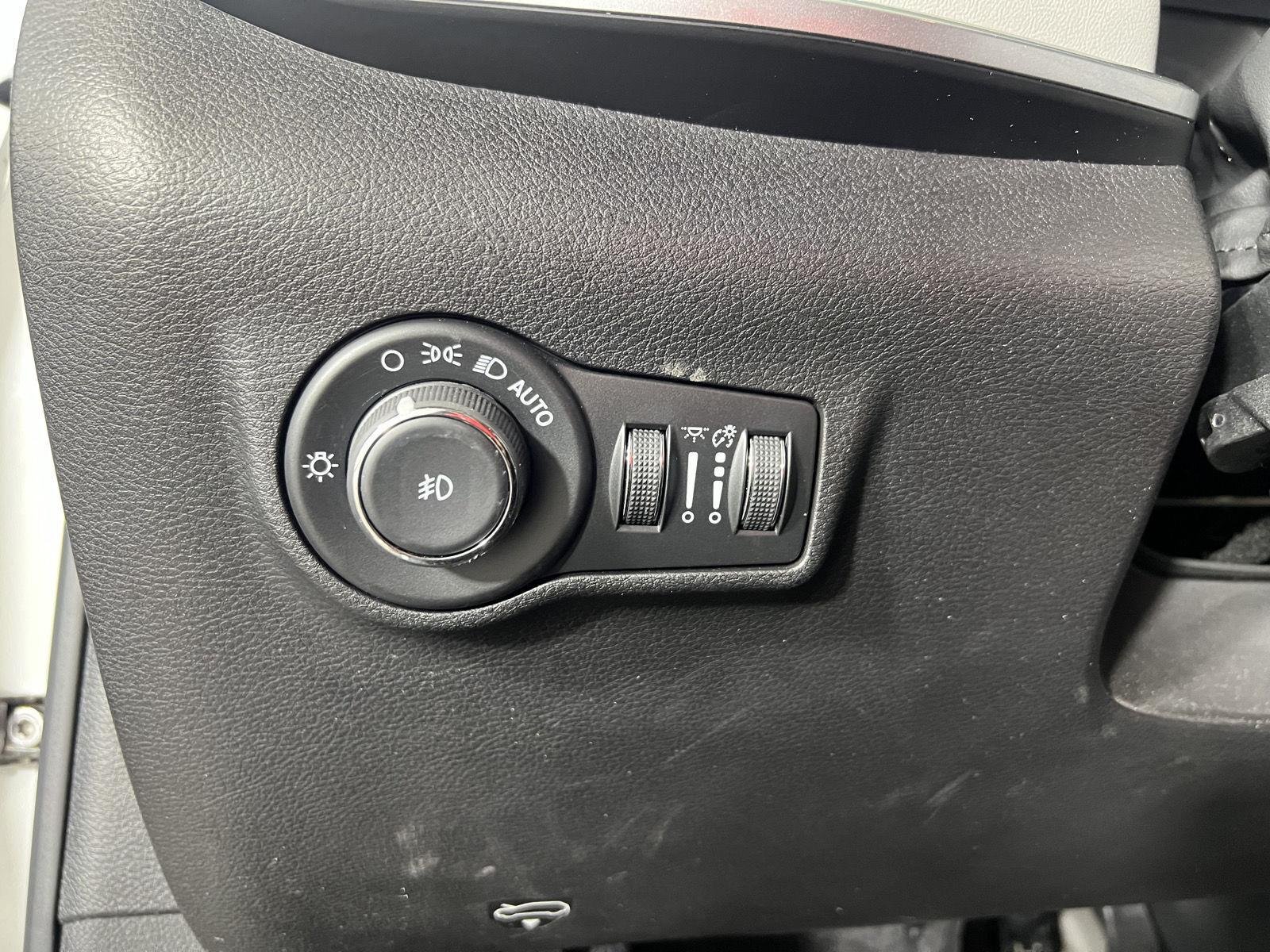 Used 2024 Bright White Clearcoat Jeep Limited image 29