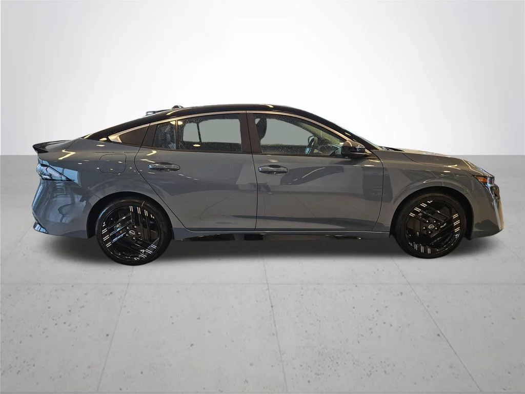 New 2026 Atlantic Gray Metallic / Super Black Two-tone Nissan SR image 6