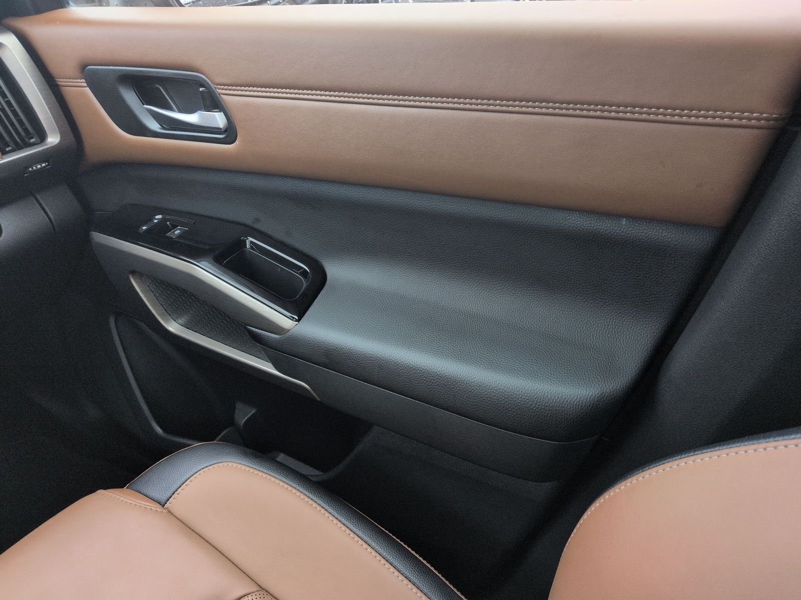 Certified Used 2024 Super Black Nissan Platinum image 37
