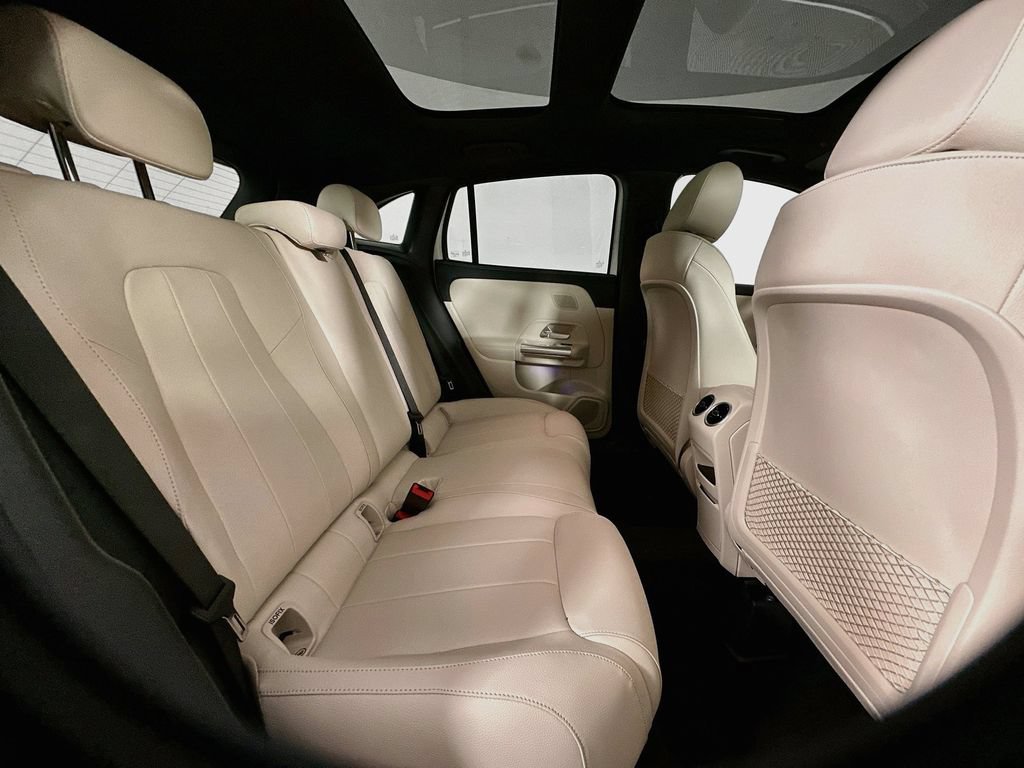 New 2026 Polar White Mercedes-Benz GLA 250 image 60