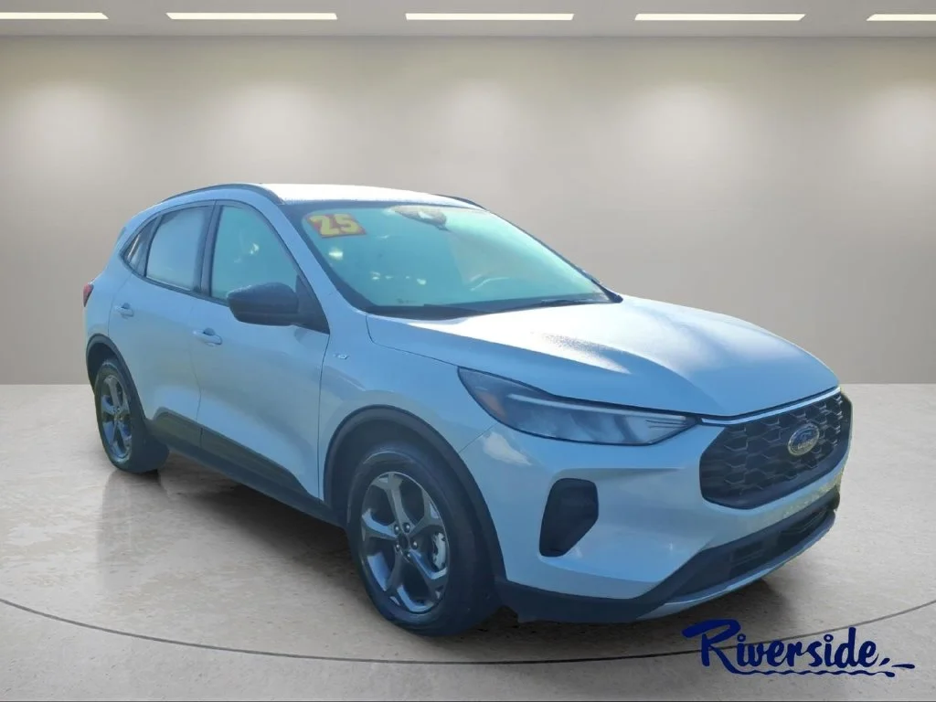Used 2025 Silver Ford ST-Line image 1