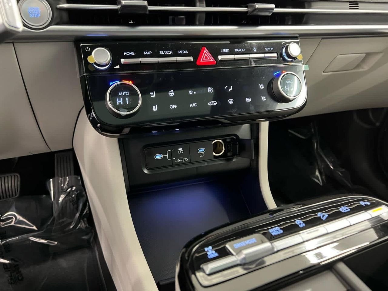 New 2026 Phantom Black Hyundai Limited AWD image 17