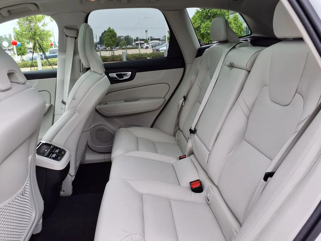 New 2026 Crystal White Volvo Ultra image 16