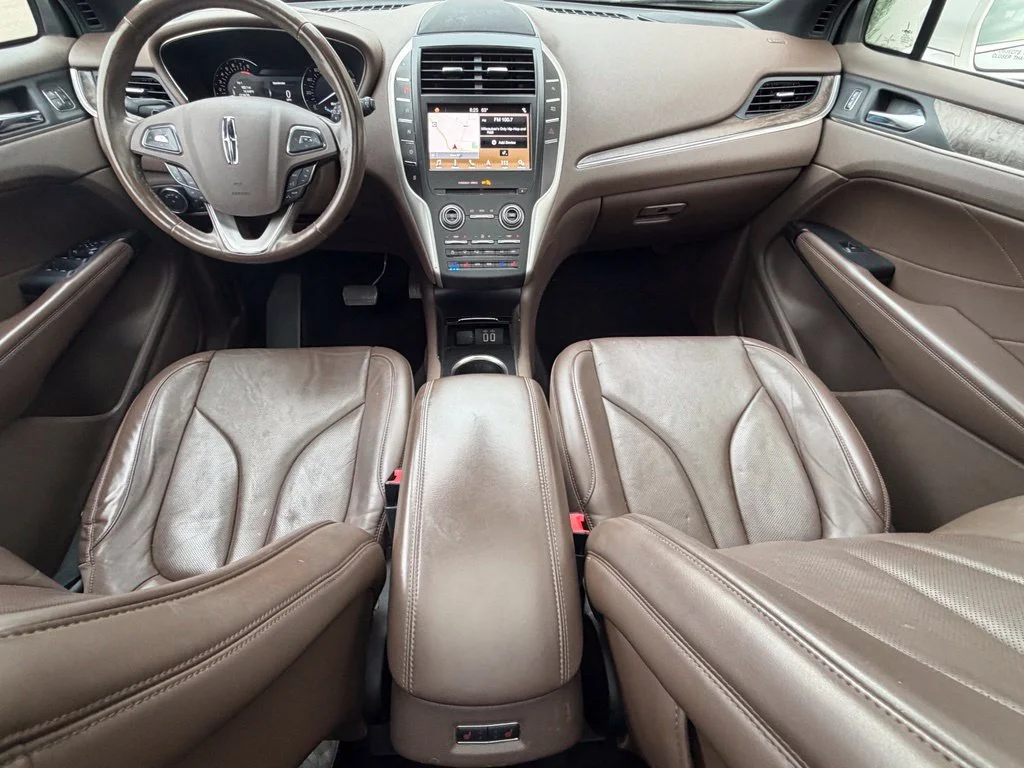 Used 2018 White Lincoln Reserve image 8