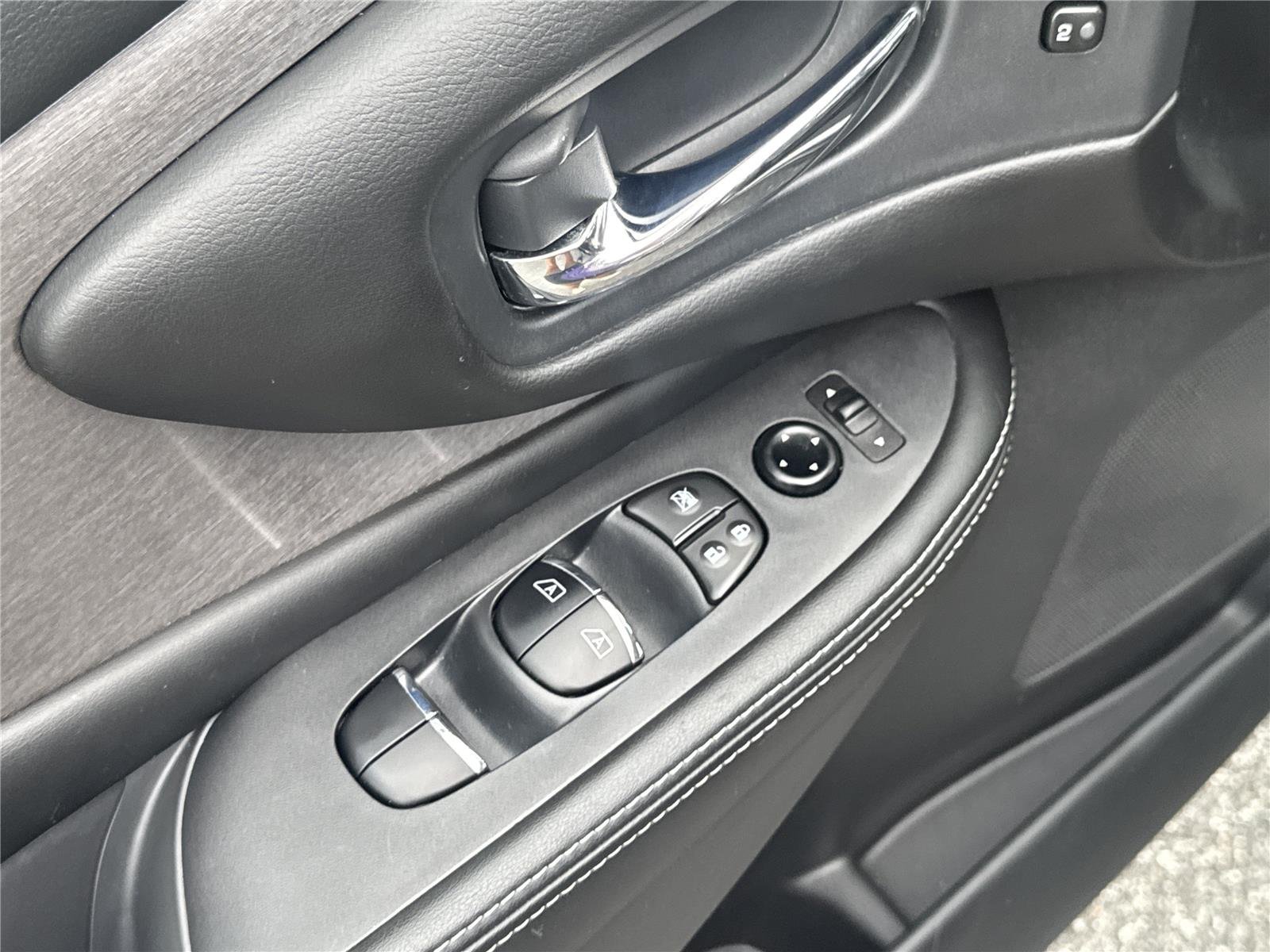 Used 2023 Gun Metallic Nissan SL image 19