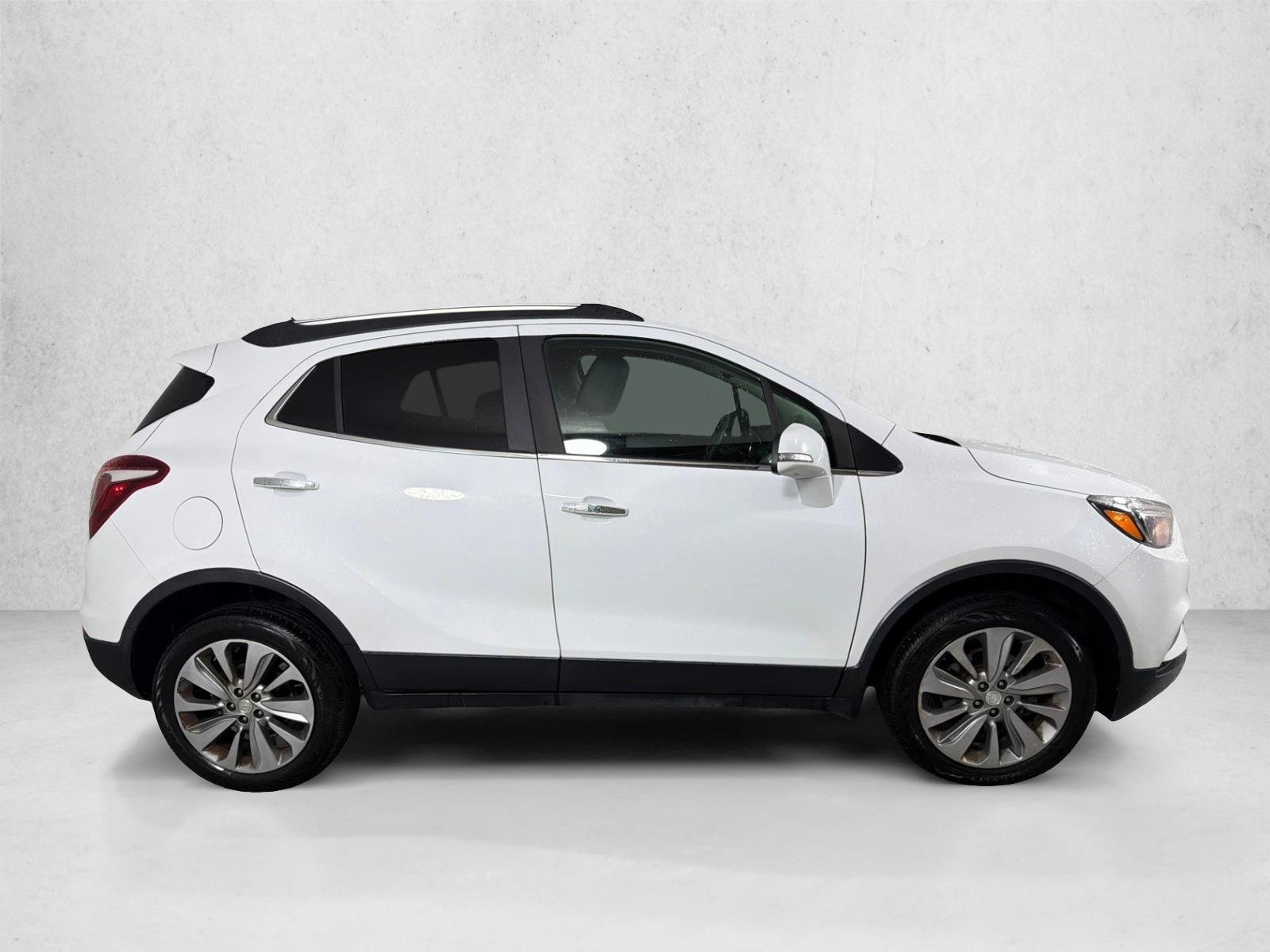 Used 2017 Summit White Buick Preferred image 2