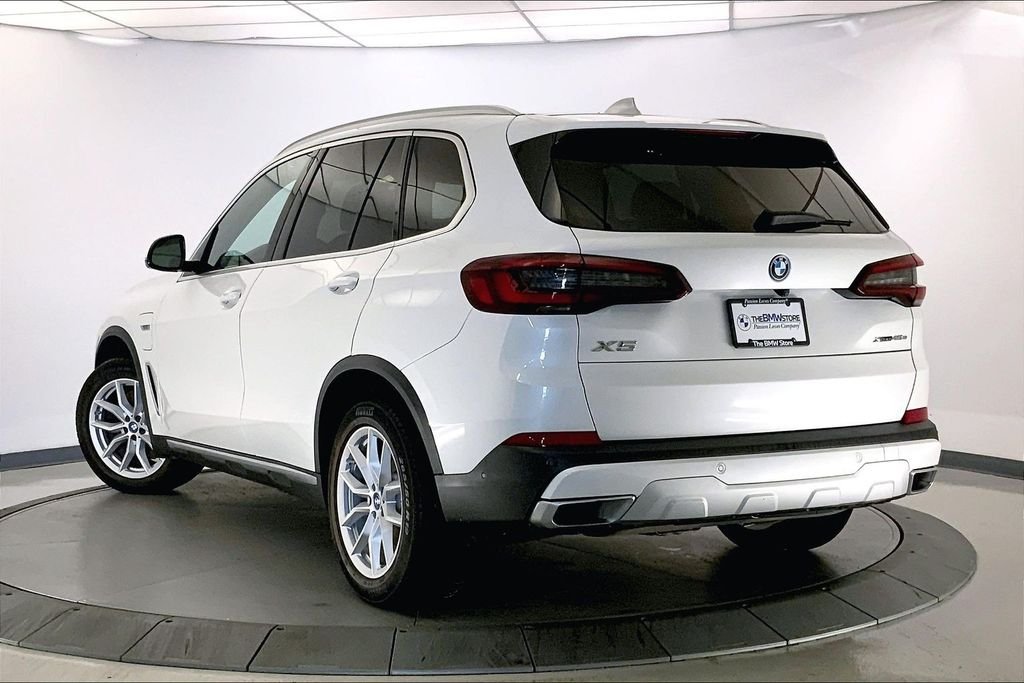 Used 2023 Mineral White Metallic BMW  image 10