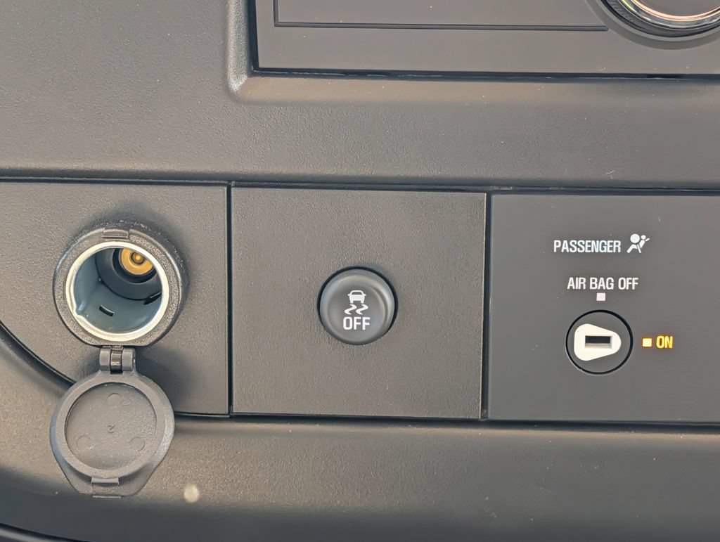 2026 Chevrolet Express Cargo Work Van - Photo 14