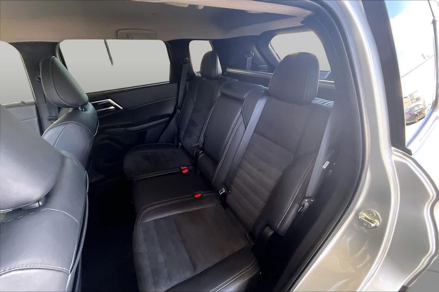 Used 2022 Alloy Silver Metallic Mitsubishi SE image 20