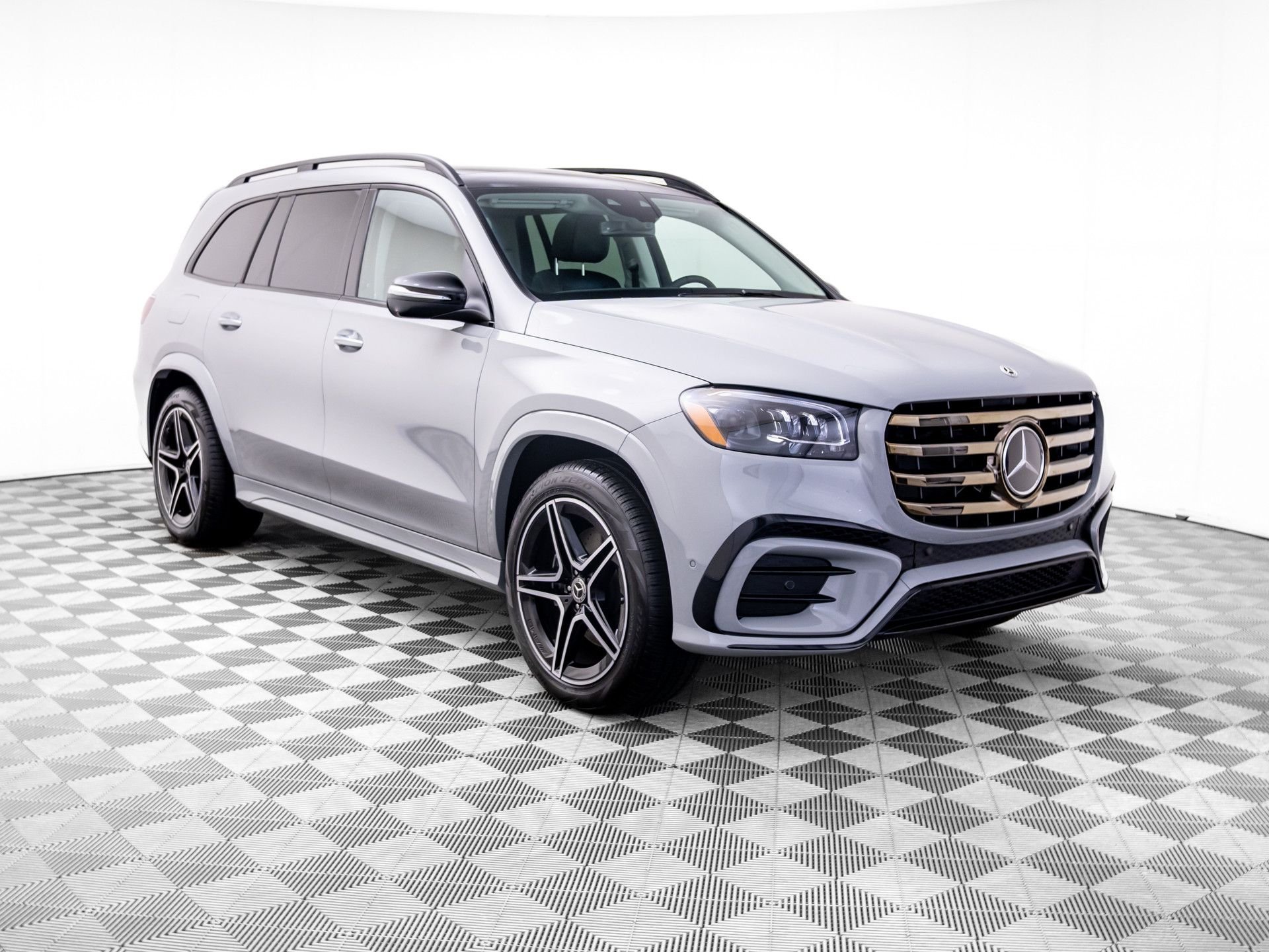 New 2026 MANUFAKTUR Alpine Grey Mercedes-Benz GLS 450 image 7