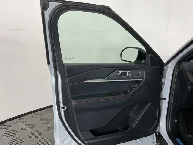 New 2026 Space White Metallic Ford ST-Line image 14