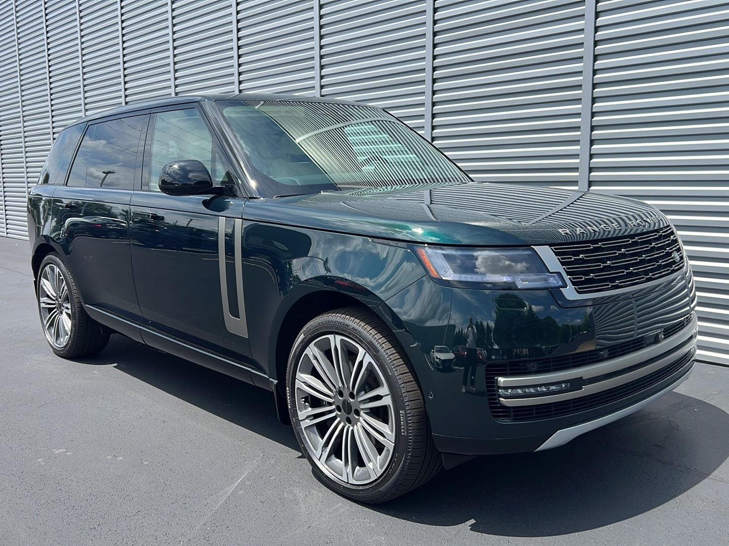 New 2026 British Racing Green SV Bespoke Ultra Met Gloss Land Rover SE image 7