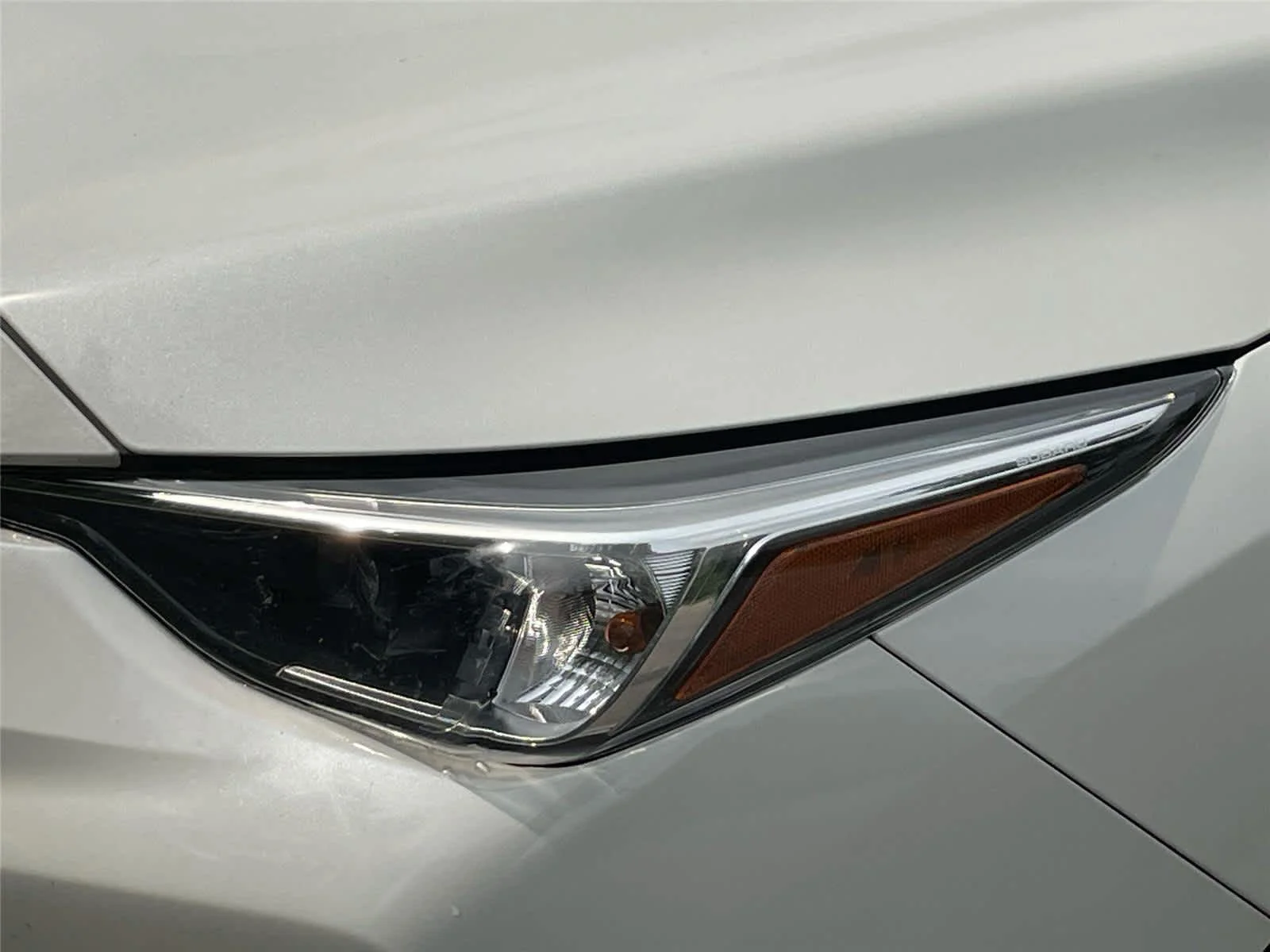 Used 2024 Crystal White Pearl Subaru  image 6