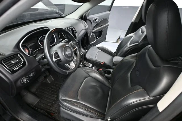 Used 2017 Black Jeep Limited image 21
