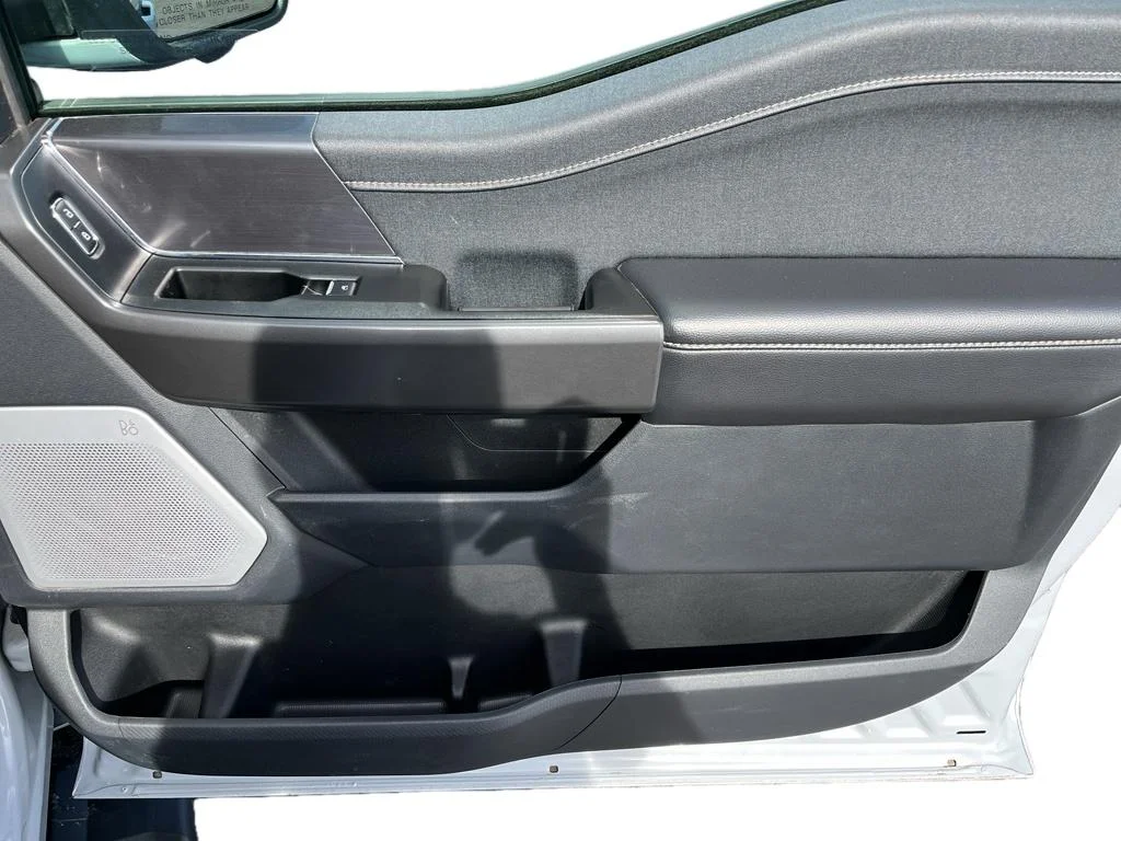 Used 2025 White Ford Lariat image 8