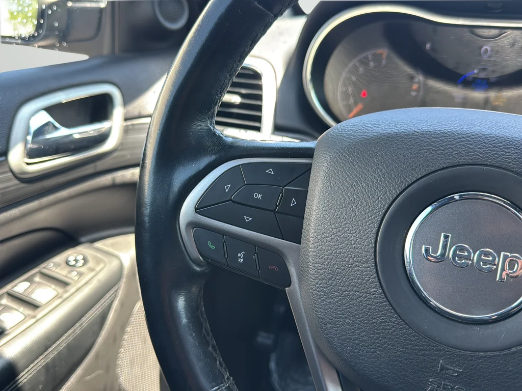 Used 2021 Gray Jeep Laredo X image 16