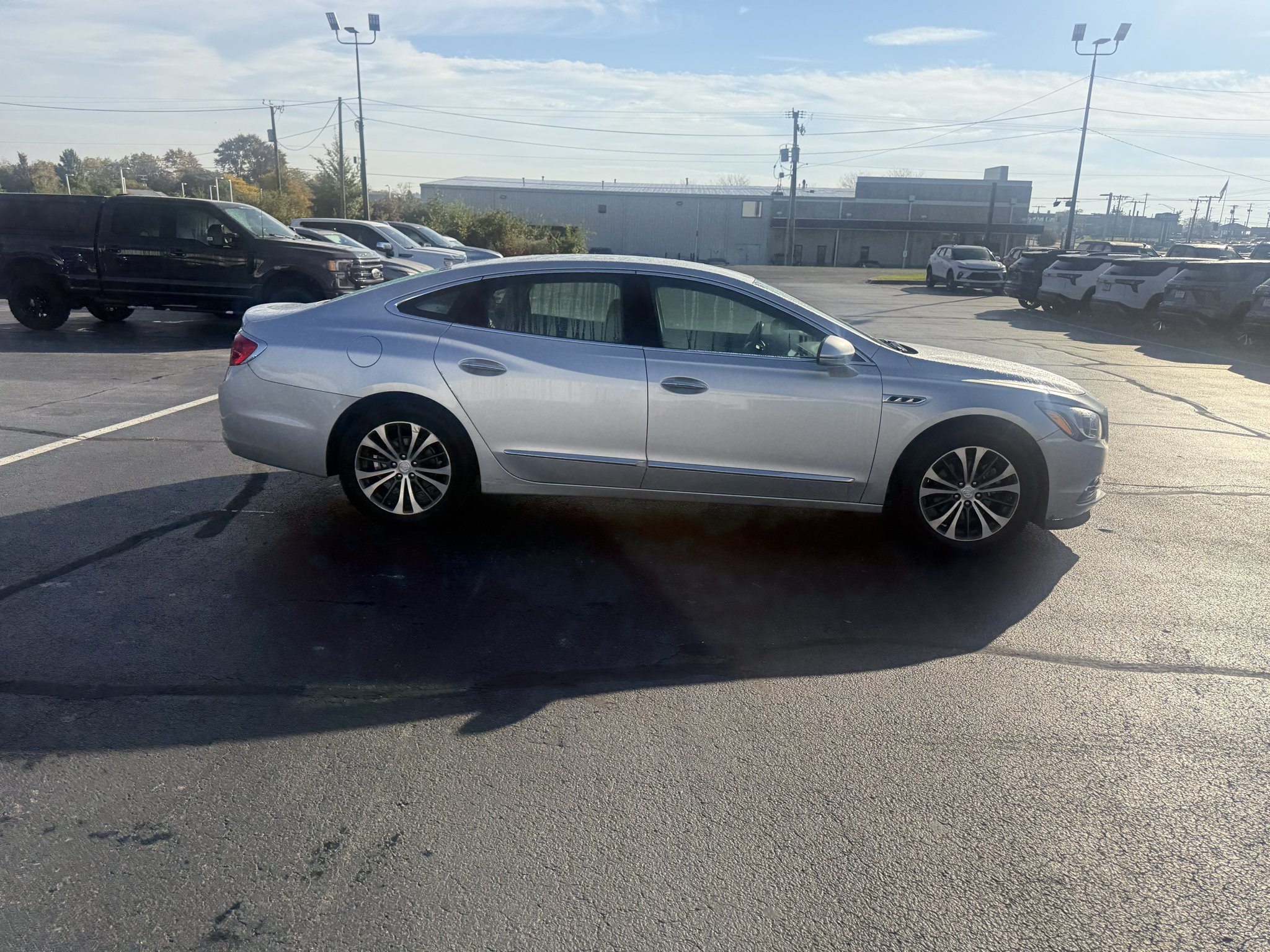 Used 2017 QUICKSILVER METALLIC Buick Essence image 7