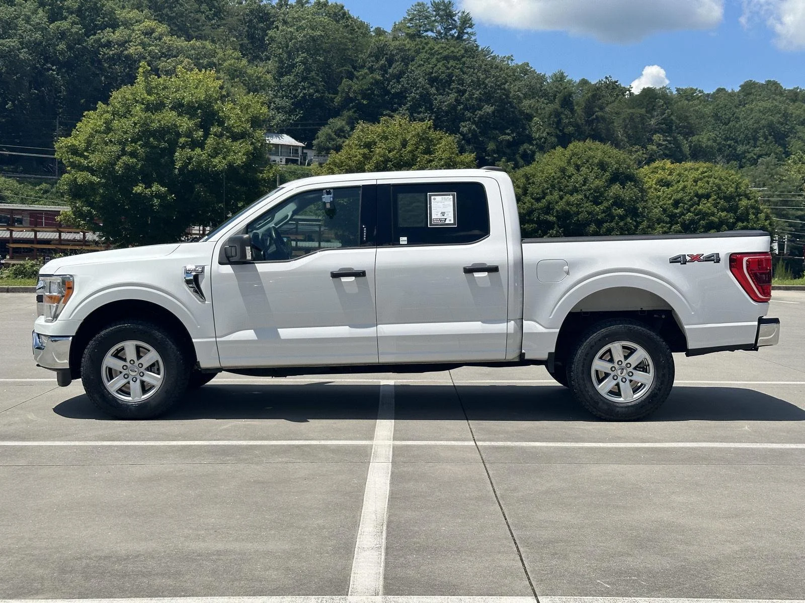 Used 2021 WHITE Ford XLT image 4