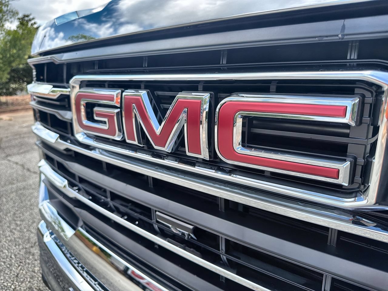 New 2026 Sterling Metallic GMC SLT image 26