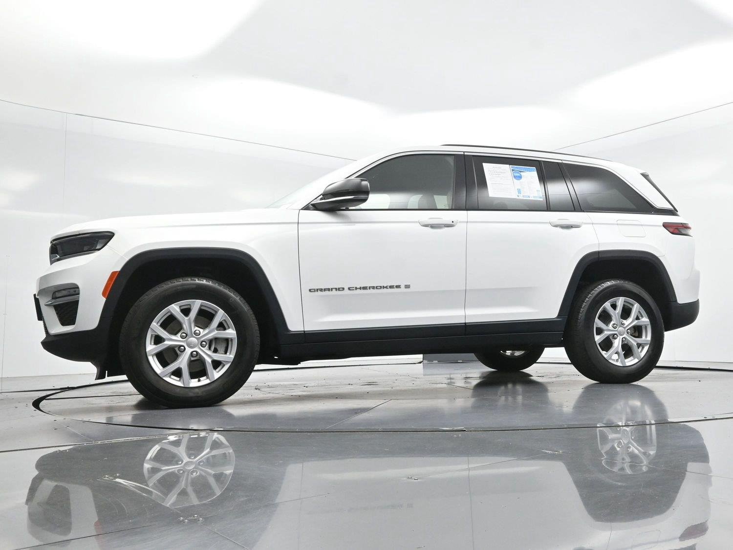 Used 2023 White Jeep Limited image 48