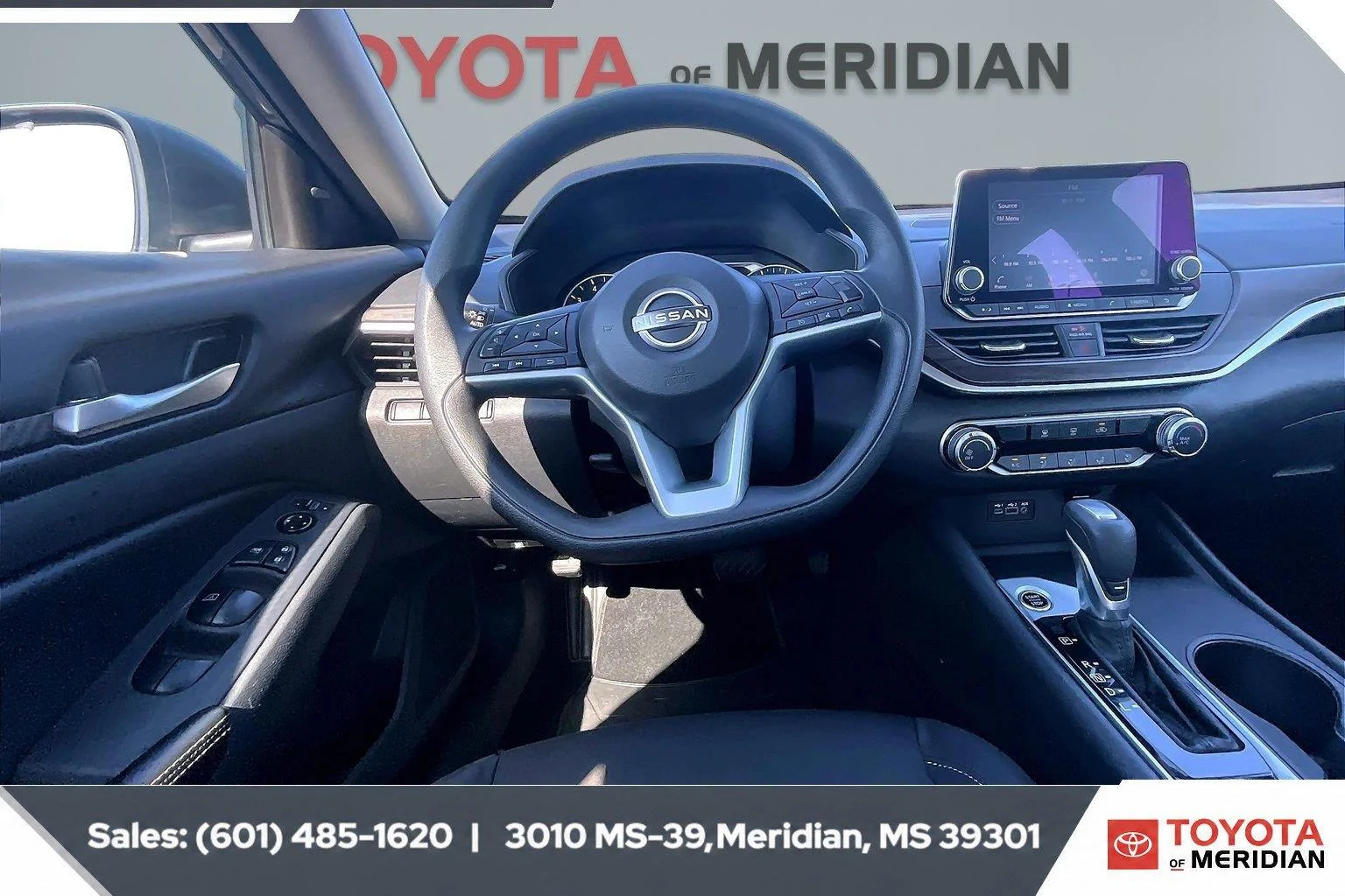 Used 2025 Gun Metallic Nissan SV image 5