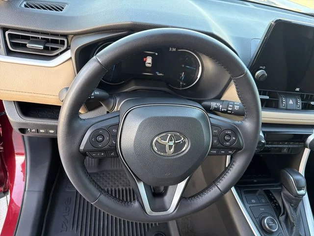 2024 Toyota RAV4 XLE Premium - Photo 16