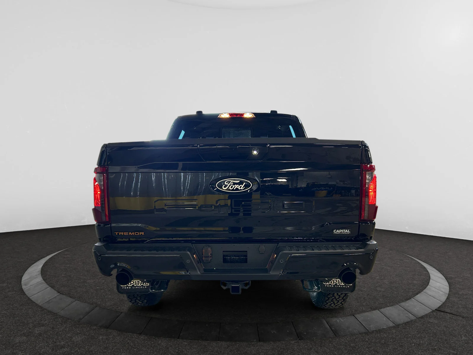 New 2026 Agate Black Metallic Ford Tremor image 4
