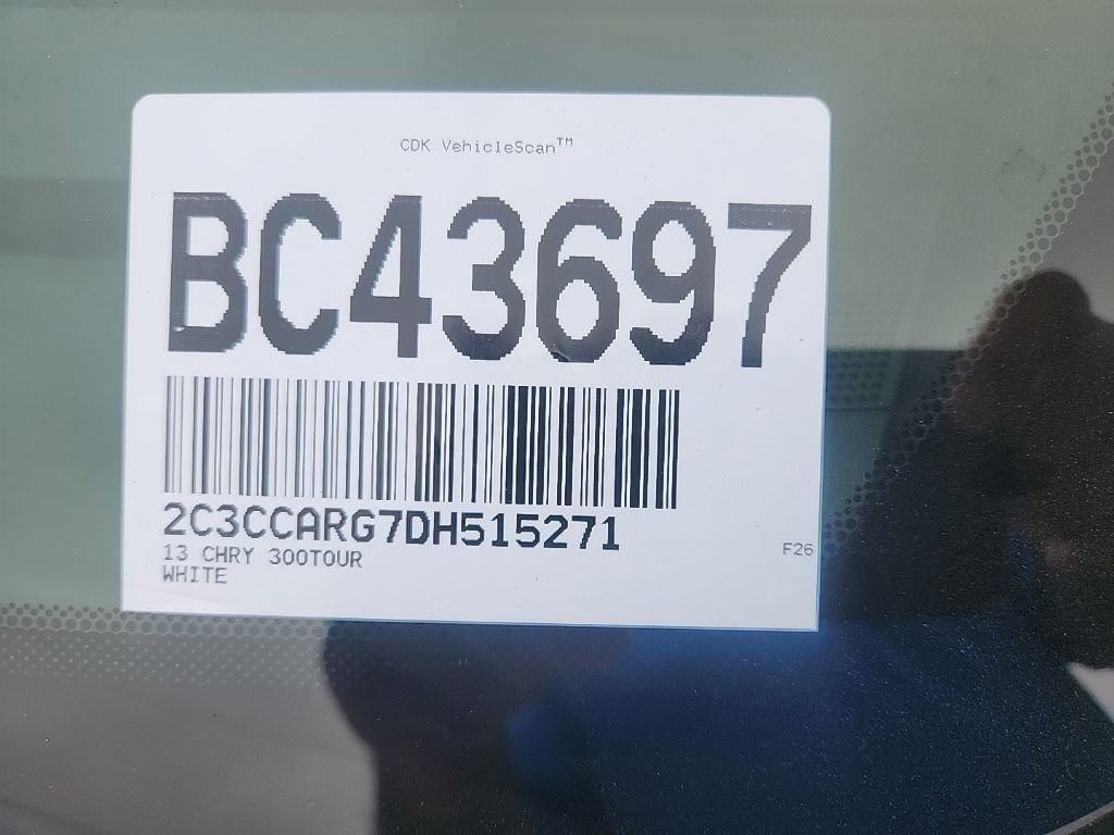 Used 2013 White Chrysler Base image 4