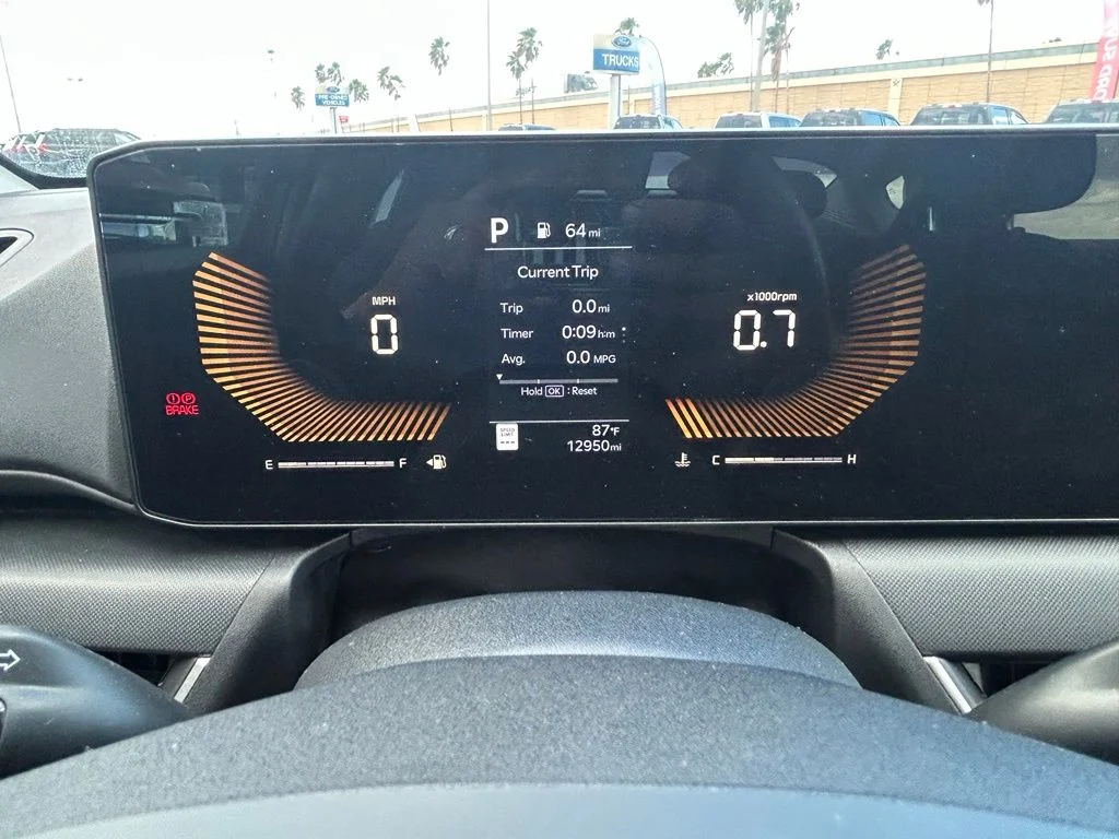 Used 2025 Red Kia LXS image 12