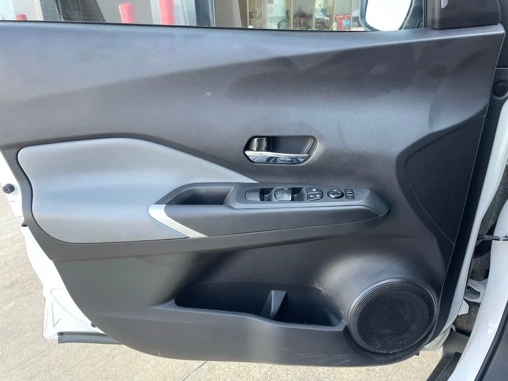 Certified Used 2024 White Nissan SR image 9