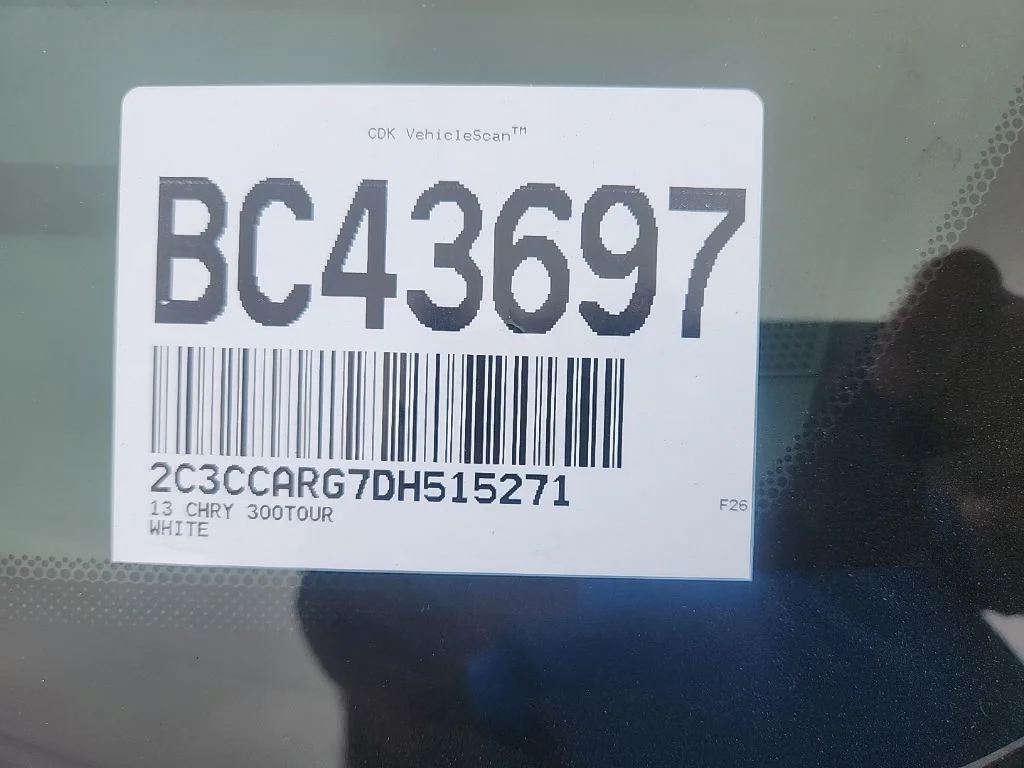 Used 2013 White Chrysler Base image 4