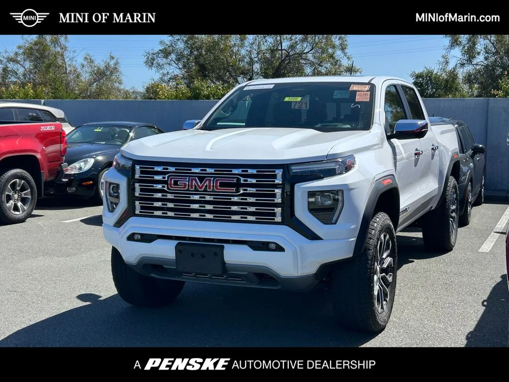 2024 GMC Canyon 4WD Denali Crew Cab Short Box's photo