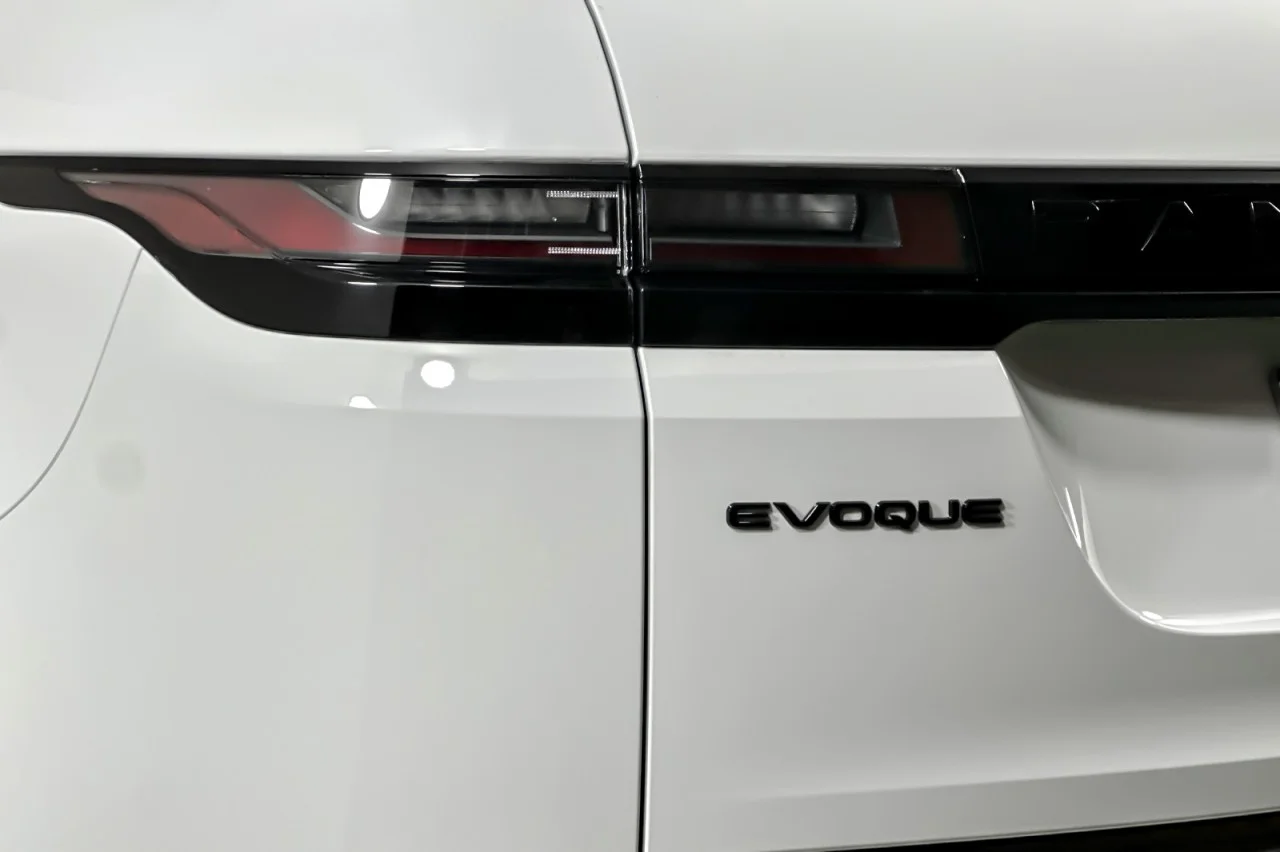 Used 2024 WHITE Land Rover Dynamic SE image 26