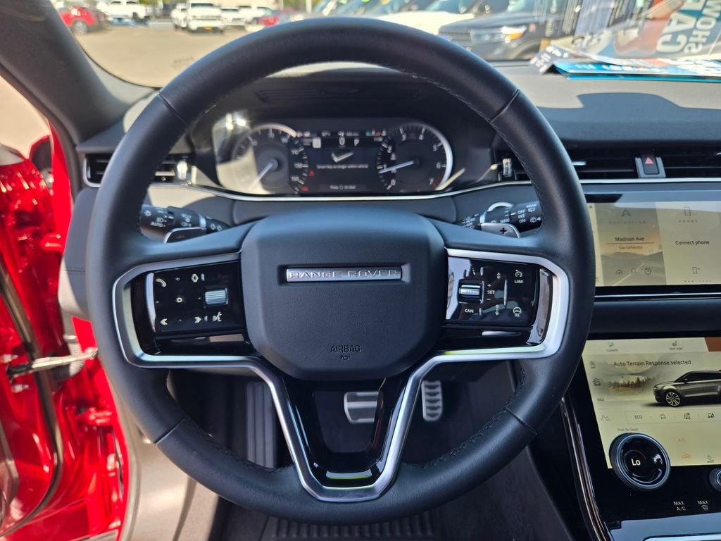 Used 2023 Red Land Rover R-Dynamic SE image 20