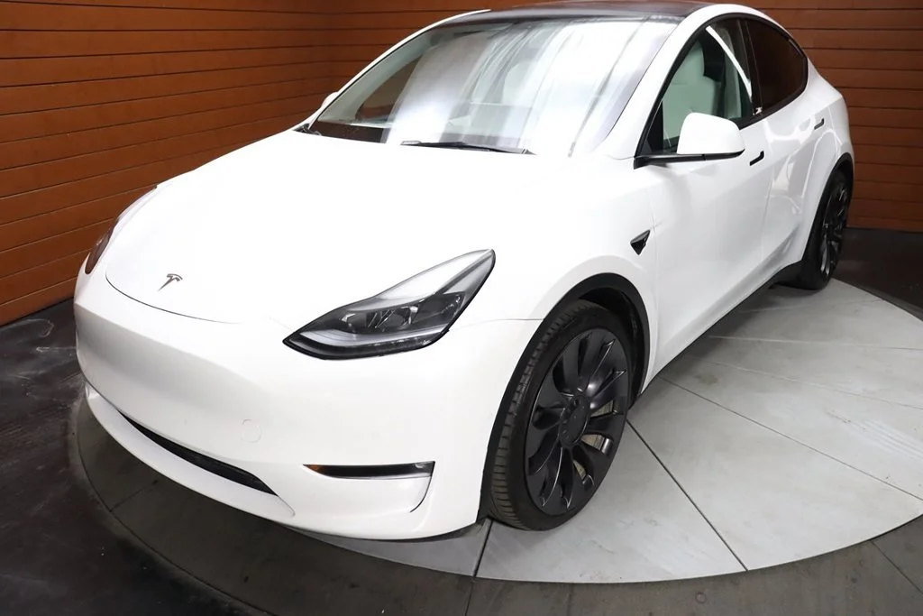 Used 2023 Pearl White Multi-Coat Tesla Performance image 5