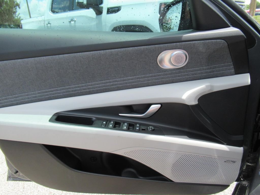 Used 2025 Gray Hyundai Limited image 20