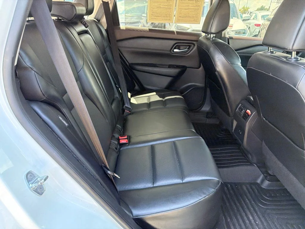 Used 2022 White Nissan SV image 19