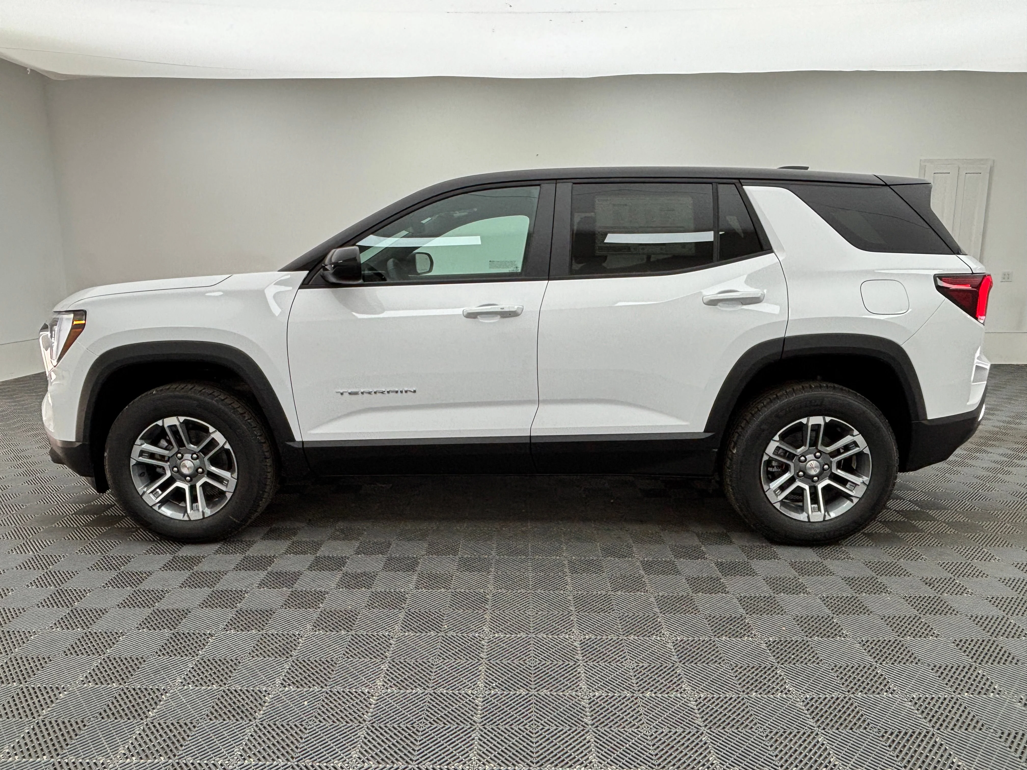 2027 GMC Terrain Elevation - Photo 11