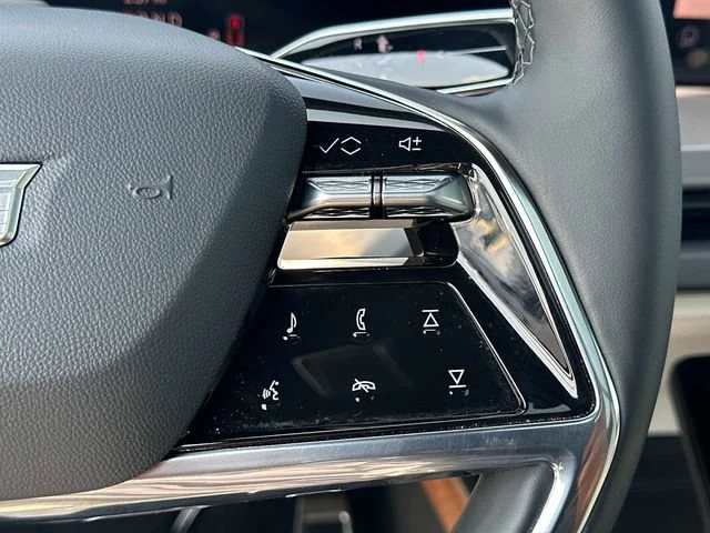 2026 Cadillac VISTIQ Sport - Photo 7