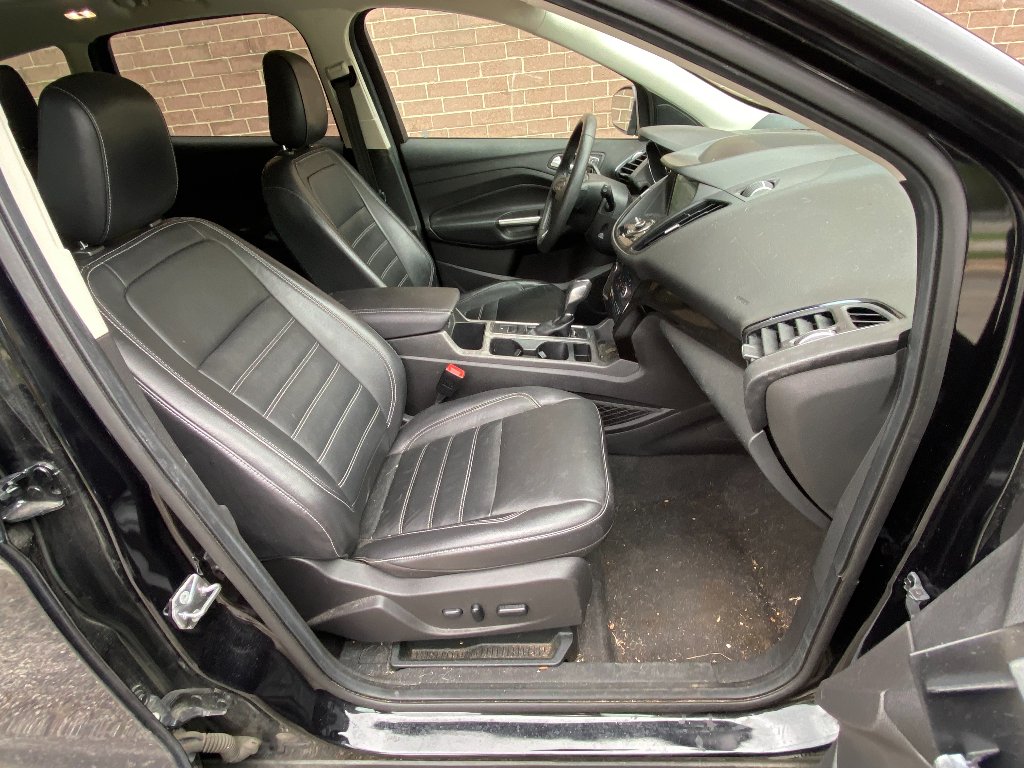 Used 2019 Agate Black Metallic Ford Titanium image 27