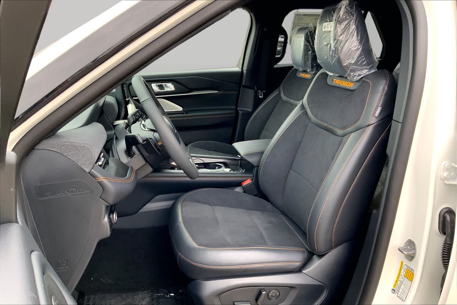 New 2026 Star White Metallic Tri-Coat Ford Tremor® image 7