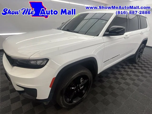 Used 2023 White Jeep Altitude image 1