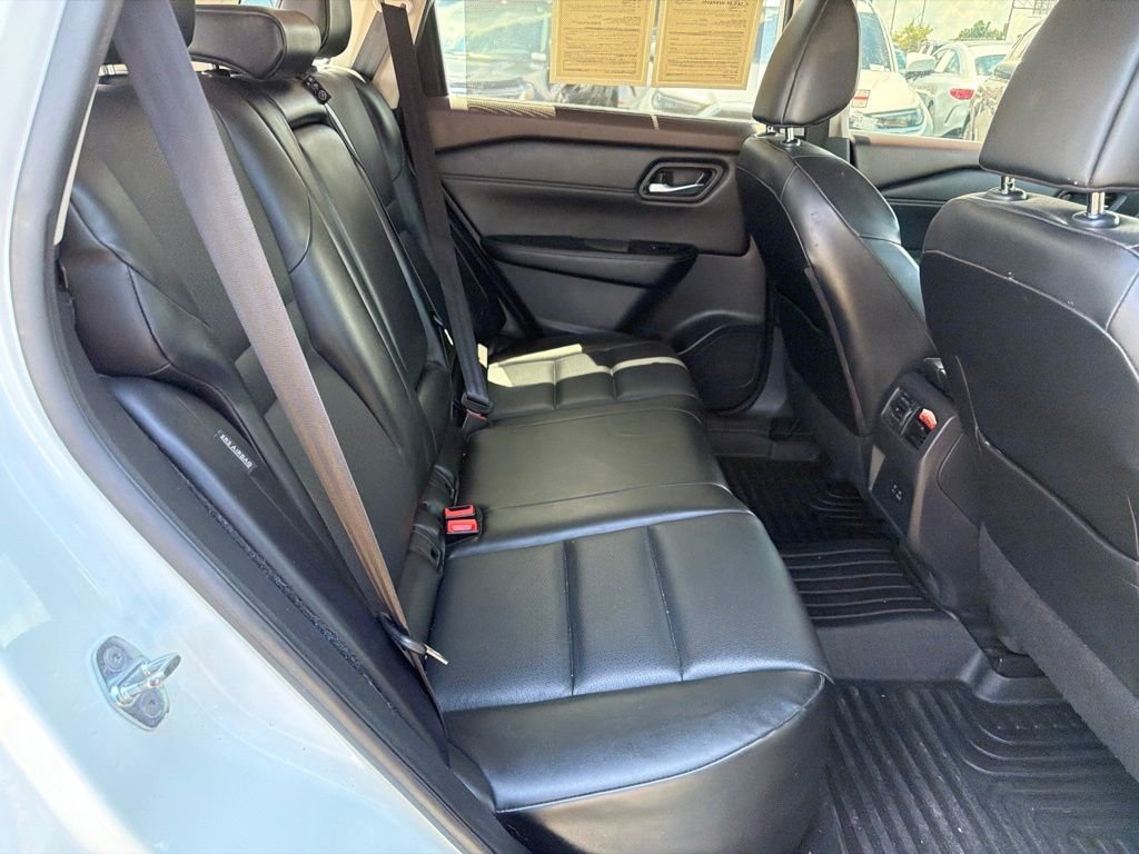 Used 2022 White Nissan SV image 19