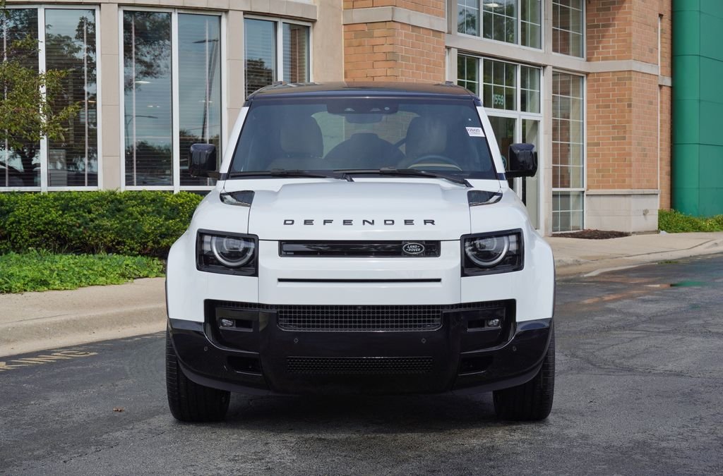 New 2026 Fuji White Land Rover X-Dynamic SE image 4