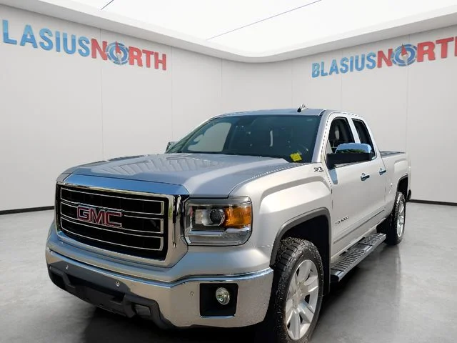 Used 2015 Silver GMC SLT image 1