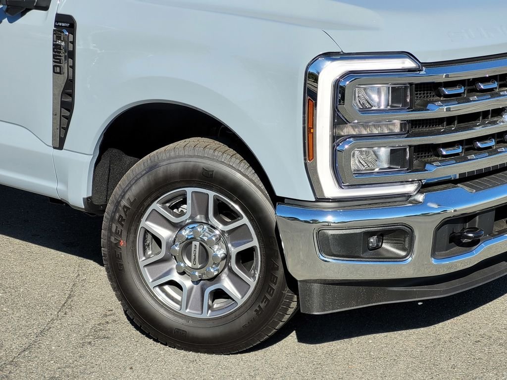 New 2026 Gray Ford Lariat image 5