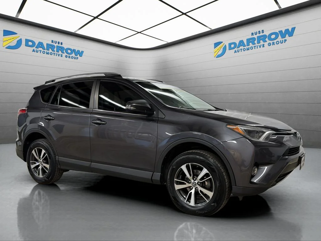 Used 2016 Gray Toyota XLE image 7